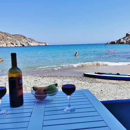 Blue Mare Apartments On The Beach Firopotamos Habitación foto