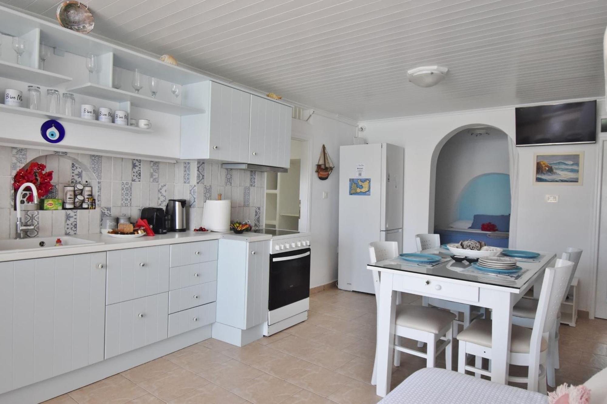 Blue Mare Apartments On The Beach Firopotamos Habitación foto