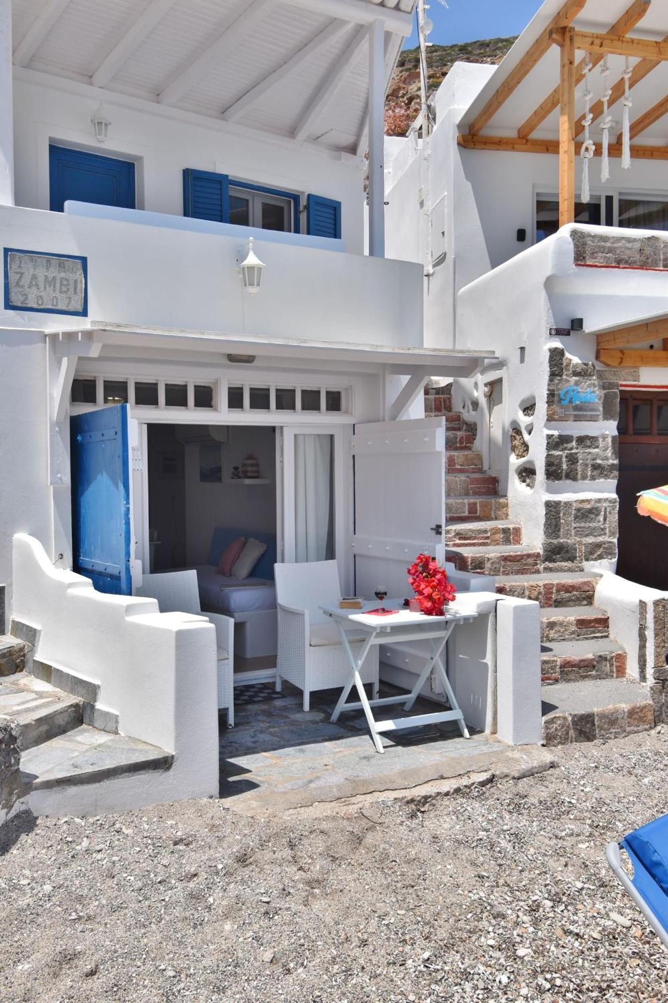 Blue Mare Apartments On The Beach Firopotamos Habitación foto