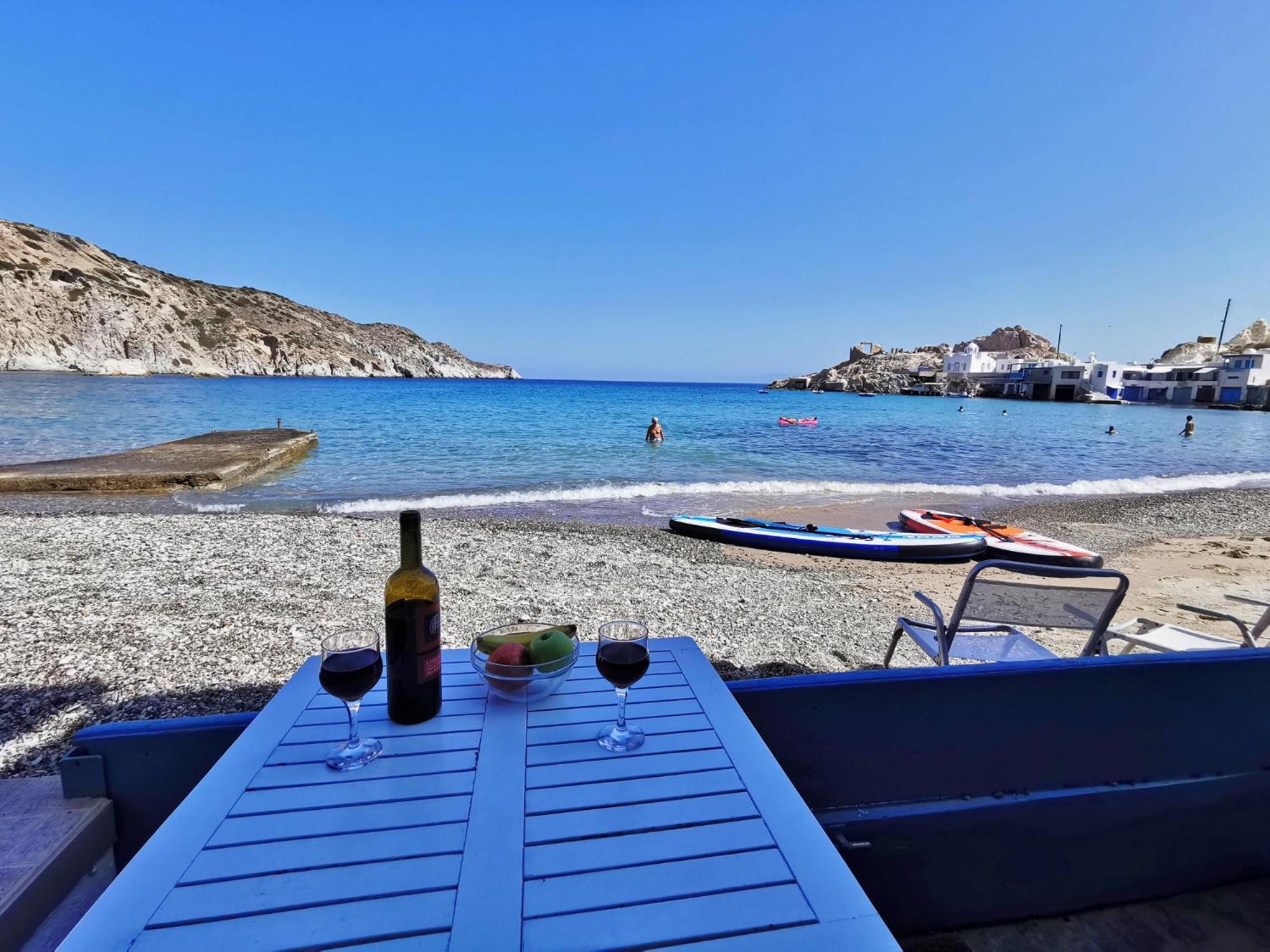 Blue Mare Apartments On The Beach Firopotamos Habitación foto